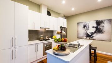 Premium House, 2 Bedrooms | Private kitchen | Full-size fridge, microwave, oven, stovetop