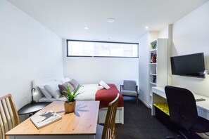 Studio Basic - privat badrum | Strykjärn/strykbräda, barnsängar, gratis wi-fi och sängkläder
