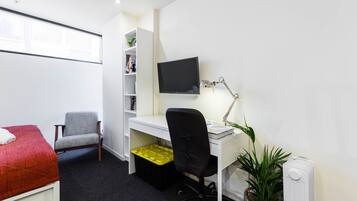 Basic Studio, Private Bathroom | Room amenity