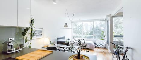 Premium Apartment, 1 Bedroom, Balcony | Private kitchen | Full-sized fridge, microwave, oven, stovetop