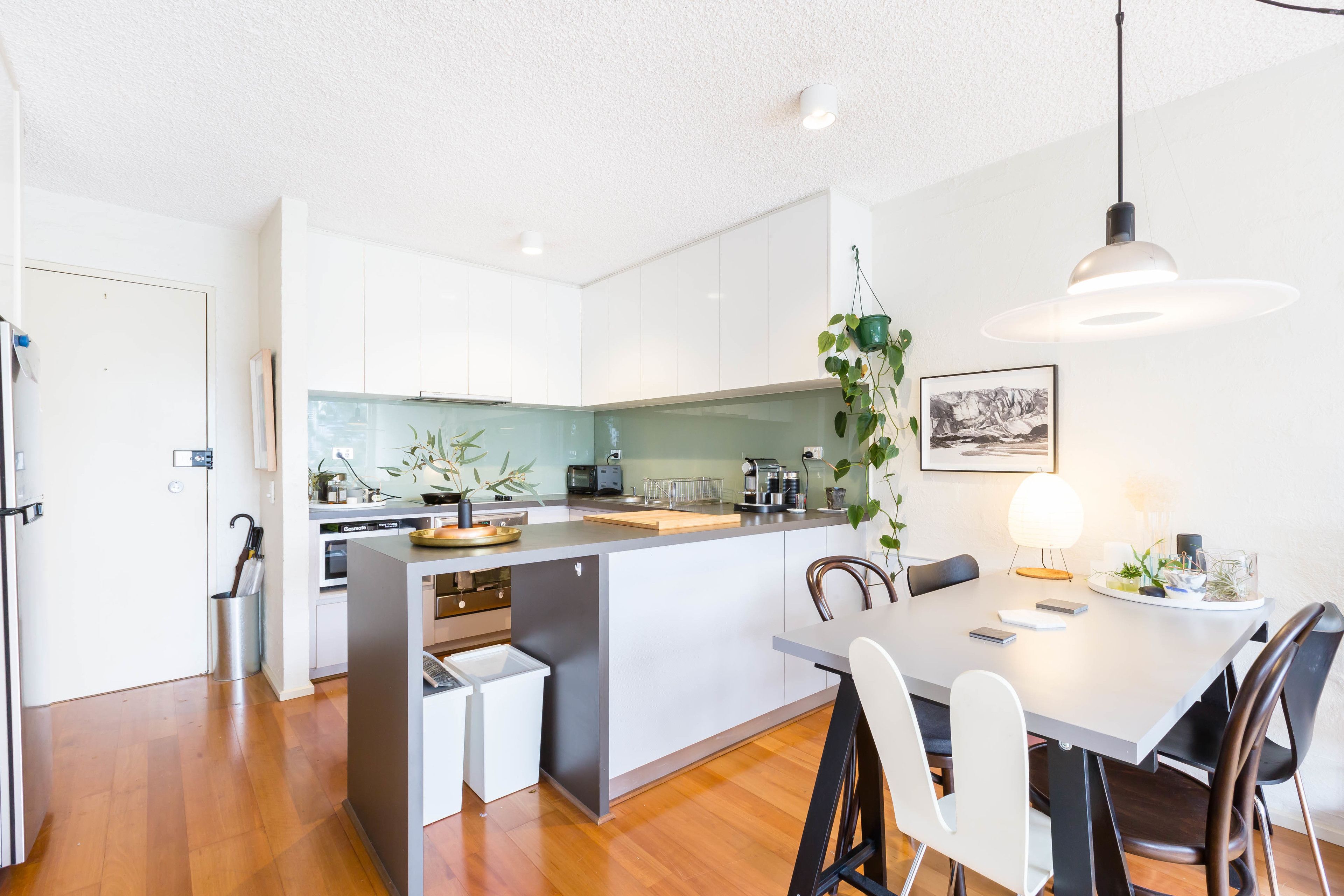 Premium Apartment, 1 Bedroom, Balcony | In-room dining