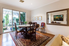 In-room dining - JASMINE, 2BDR Port Melbourne House (Port Melbourne)