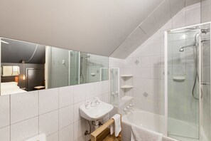 Familienhaus, 3 Schlafzimmer | Badezimmer | Dusche, kostenlose Toilettenartikel, Haartrockner, Handtücher