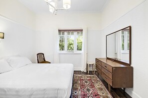 Family House, 3 Bedrooms - LIAM, 3BDR Northcote House (Northcote)