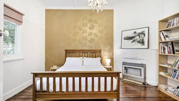 Family House, 3 Bedrooms | 3 bedrooms, iron/ironing board, cribs/infant beds, free WiFi