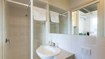 Standard Studio, Private Bathroom | Bathroom | Shower, free toiletries, hair dryer, towels