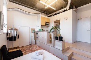 Standard Studio, Private Bathroom