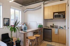 Standard Studio, Private Bathroom | Private kitchenette