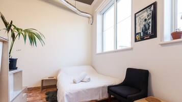 Standard Studio, Private Bathroom | Iron/ironing board, cribs/infant beds, free WiFi, bed sheets
