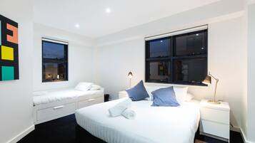 Deluxe Apartment, 3 Bedrooms | 3 bedrooms, iron/ironing board, cots/infant beds, free WiFi