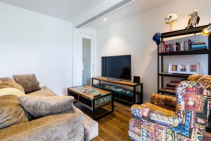 Premium-Apartment, 1 Schlafzimmer, Balkon | Wohnzimmer