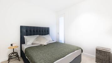 Premium Apartment, 1 Bedroom, Balcony | 1 bedroom, iron/ironing board, cots/infant beds, free WiFi