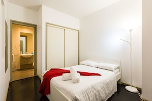 2 bedrooms, individually decorated, individually furnished - MEGAN, 2BDR Melbourne Apartment (Melbourne)