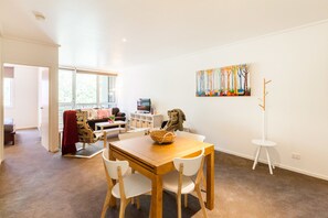 Premium Apartment, 2 Bedrooms | In-room dining