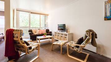 Premium Apartment, 2 Bedrooms | Living room