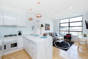 Premium Apartment, 1 Bedroom, Private Bathroom | Living area