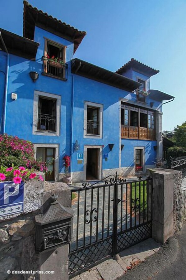 Front of property - La Casona De Nueva (Llanes)
