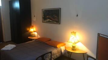 1 bedroom, desk, cribs/infant beds, free WiFi