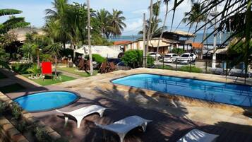 2 outdoor pools