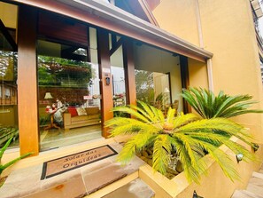 Basic Apartment | Exterior detail