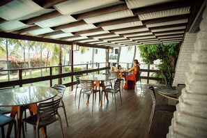 Desayuno buffet incluido todos los días