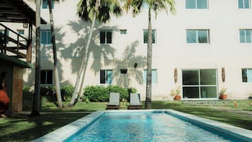 Outdoor pool, pool loungers