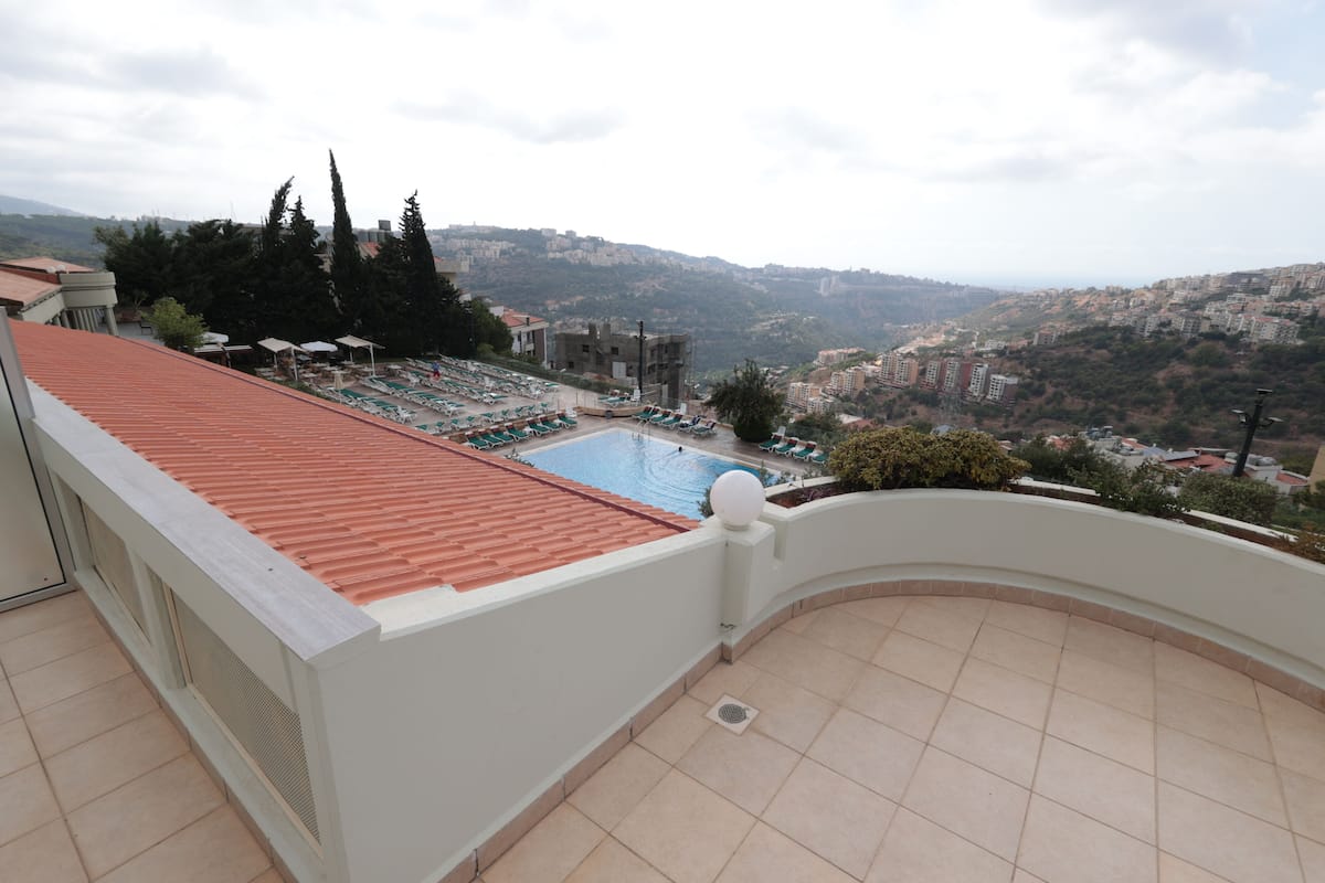 Executive Suite, Jetted Tub, Pool View