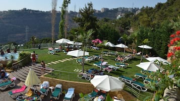 Außenpool (je nach Saison geöffnet)