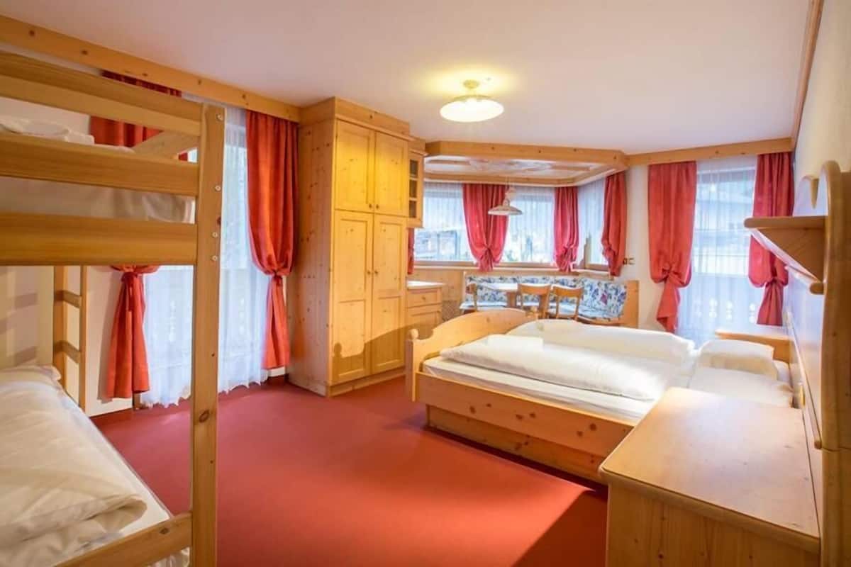 superior quadruple room | desk, cots/infant beds, free wifi