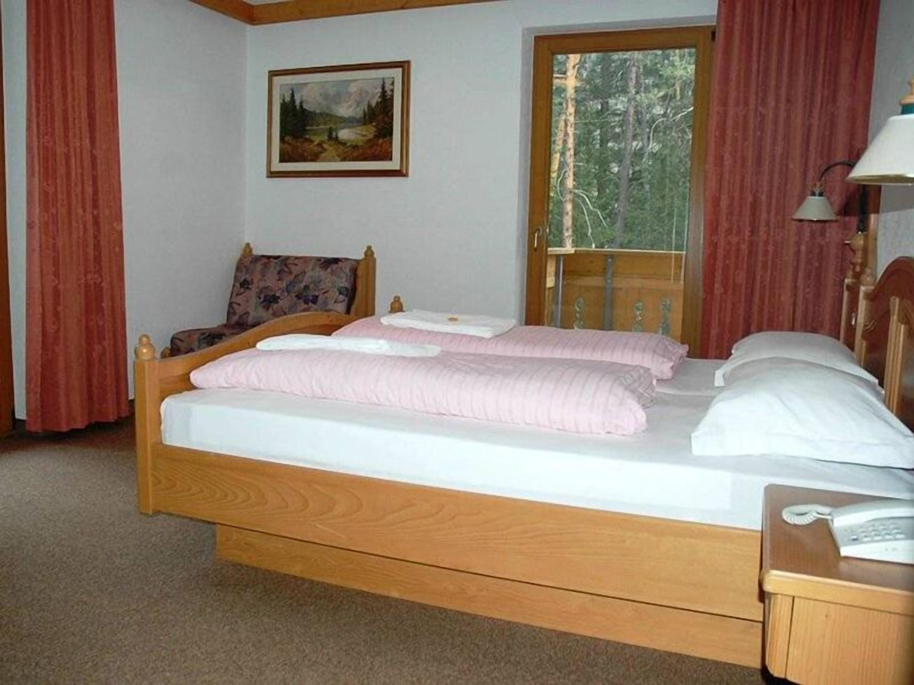 double room | desk, cots/infant beds, free wifi