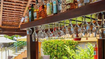 Poolside bar