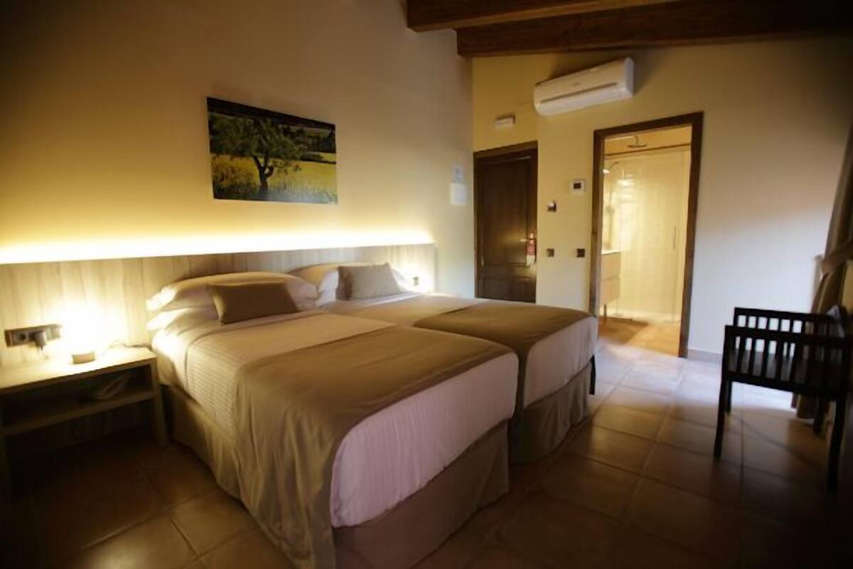 Premium Double or Twin Room | In-room safe, desk, blackout drapes, iron/ironing board (on request)