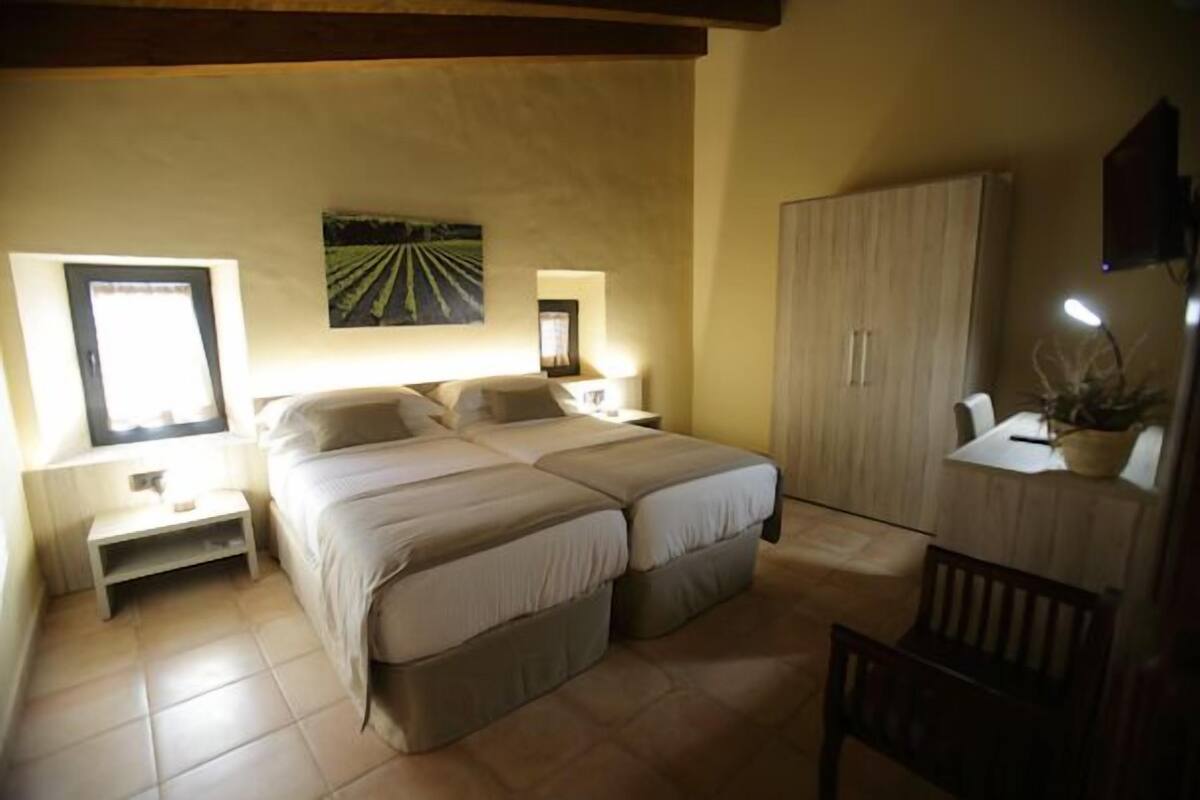 In-room safe, desk, blackout drapes, iron/ironing board (on request)