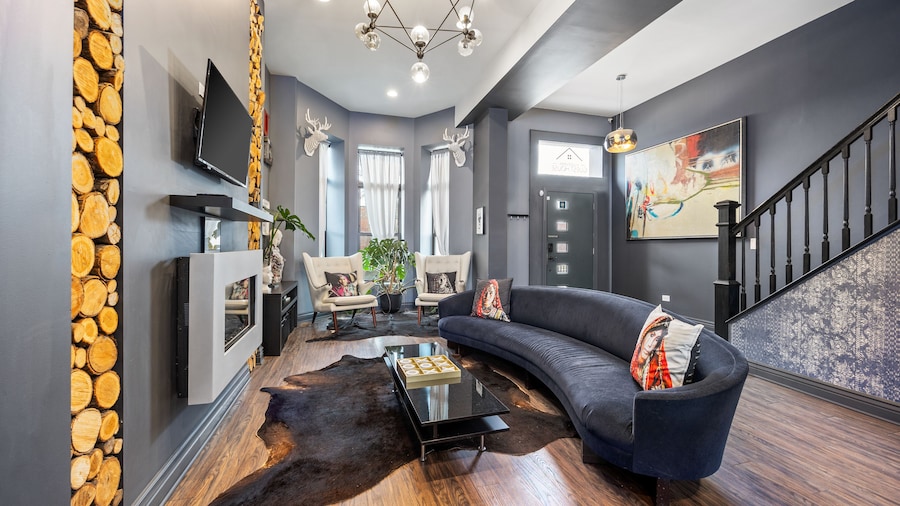 Mccormick Place Guest House