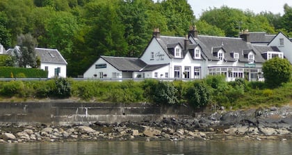 The Creggans Inn
