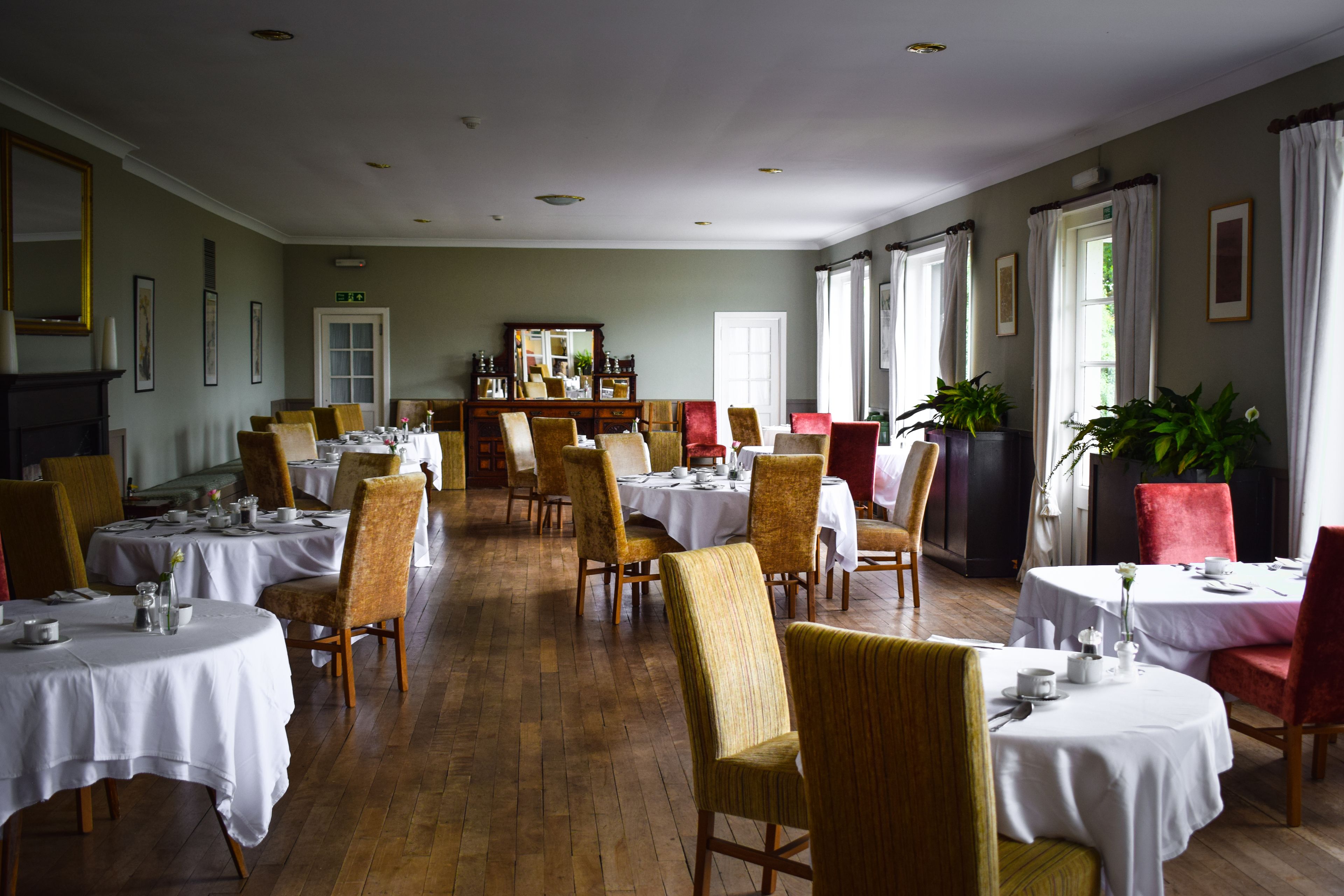 free daily full breakfast