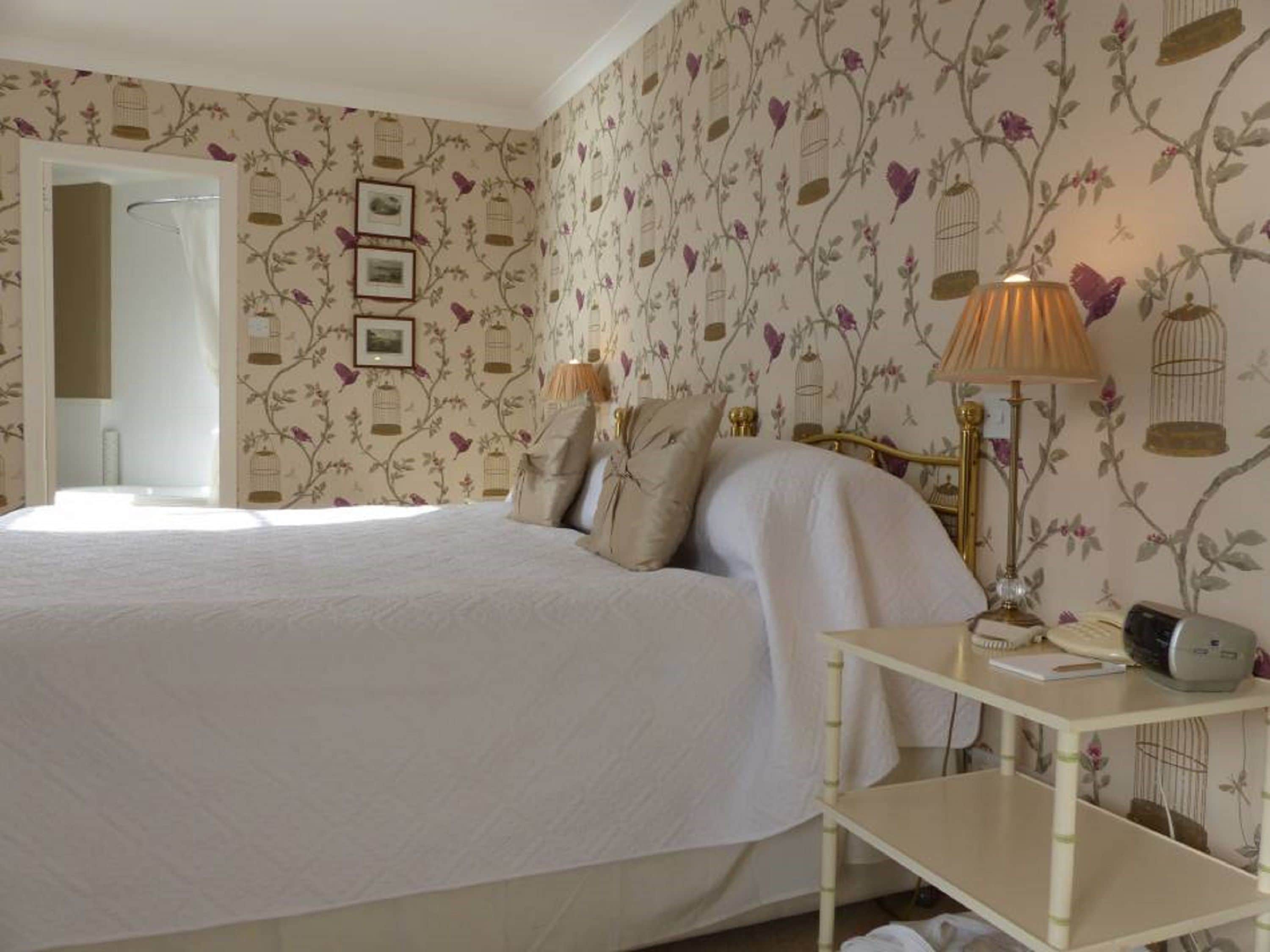 Superior Double Room, Sea View | Desk, cribs/infant beds, rollaway beds, free WiFi