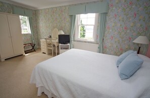 مكتب وأسرّة أطفال/رضّع وأسرّة قابلة للطي وواي فاي مجانًا