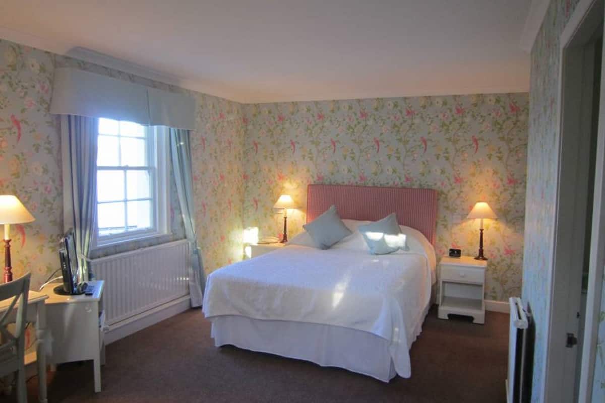 double room, sea view | desk, cots/infant beds, rollaway beds, free wifi