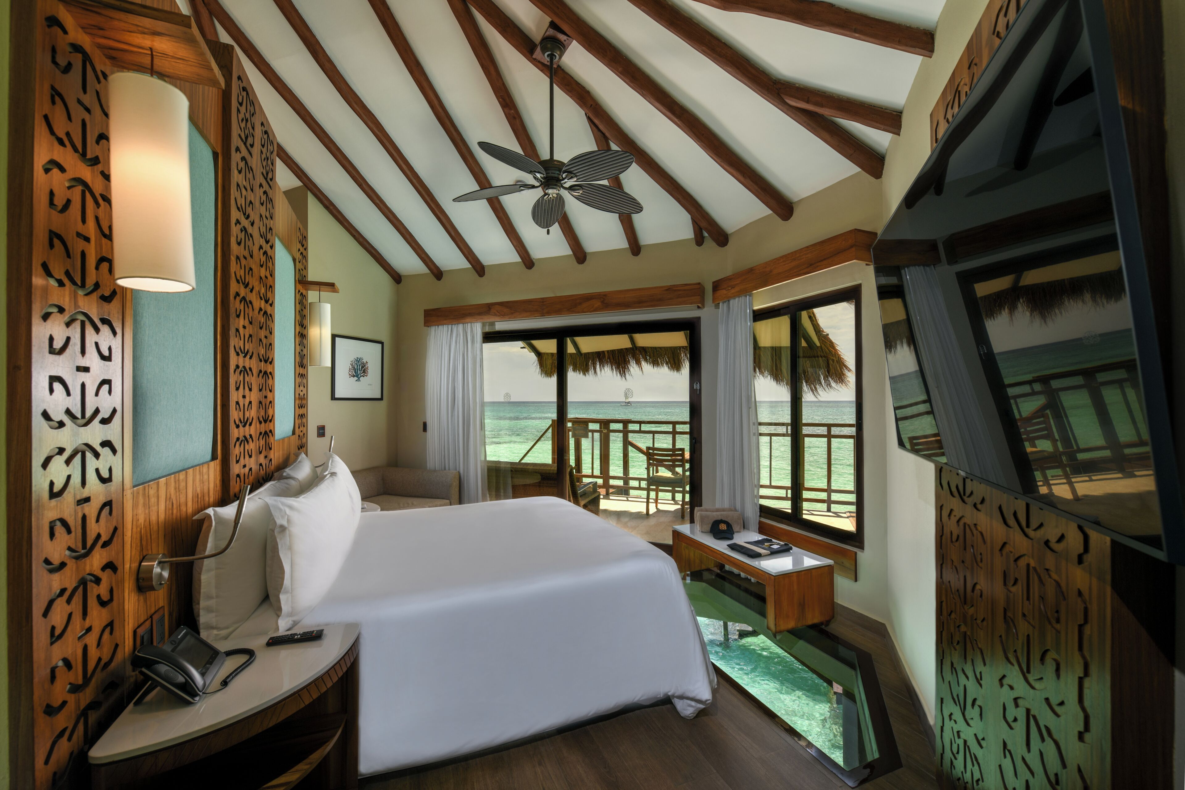 OVERWATER BUNGALOW | 1 bedroom, free minibar, desk, soundproofing
