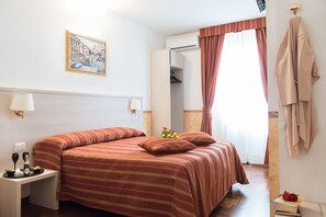 Seprai katun Mesir, seprai premium, selimut bulu angsa, dan minibar