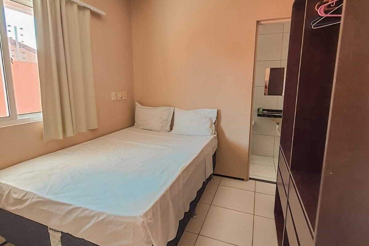 Single Room, Pool View | Minibar, desk, blackout curtains, soundproofing