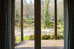 頂級公寓, 1 張特大雙人床, 壁爐, 河景 | 1 間睡房、獨特設計、獨特裝修、免費 Wi-Fi