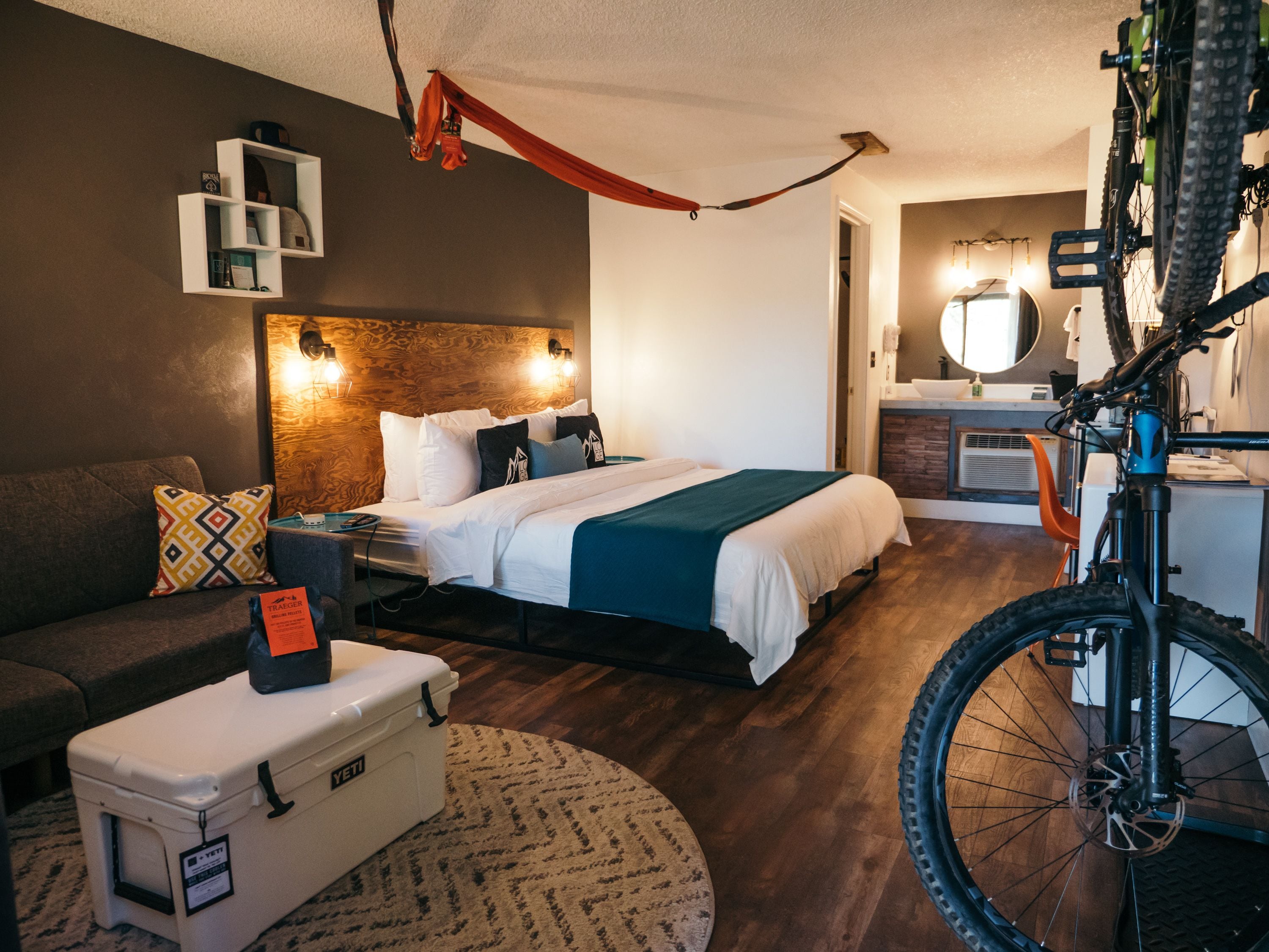 1 bedroom, desk, laptop workspace, free wifi