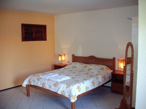 Cortinas blackout, tabla de planchar con plancha y wifi gratis