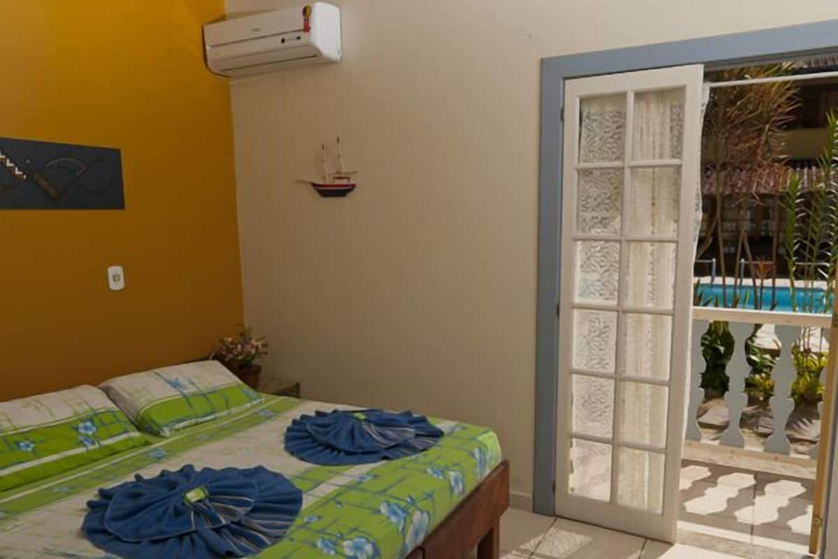 Minibar, caja de seguridad en la habitación, wifi gratis y ropa de cama
