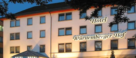 Fachada de la propiedad