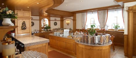 Petit déjeuner buffet compris tous les jours