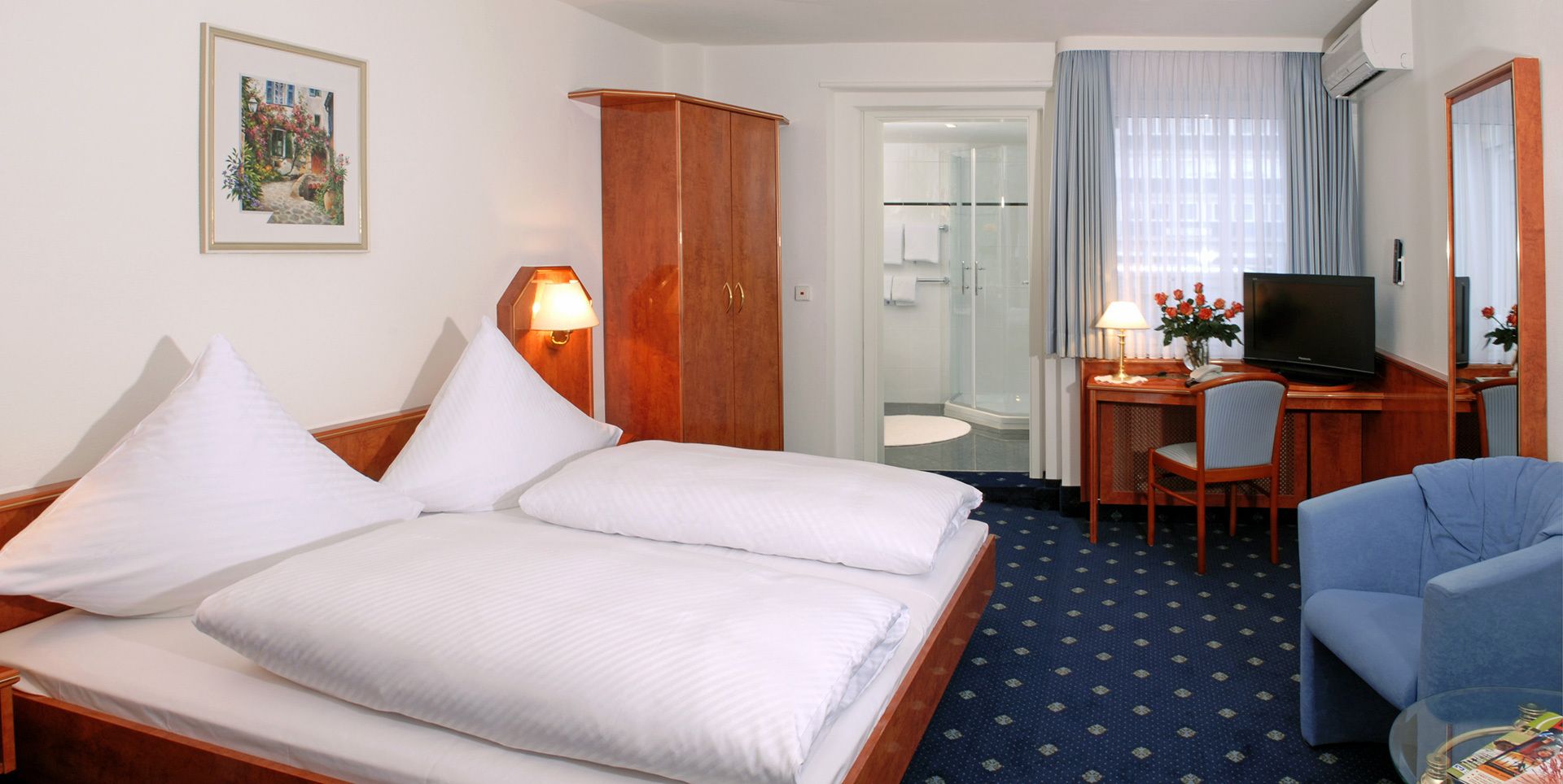 standard double room | premium bedding, desk, soundproofing, iron/ironing board