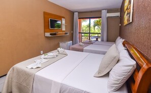 Quadruple Room | Minibar, blackout drapes, iron/ironing board, free WiFi - Pousada Brasil Cumbuco (Caucaia)